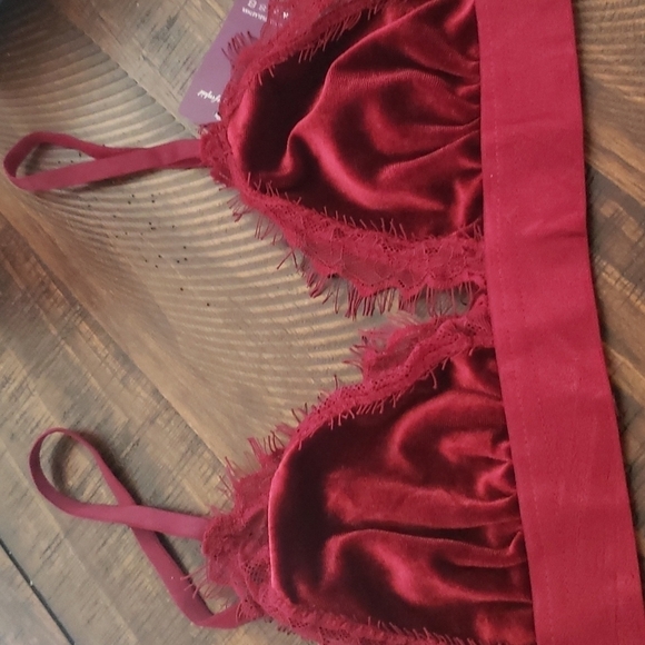 Valentine Victory of cupid velvet bra and thong set - Picture 2 of 9